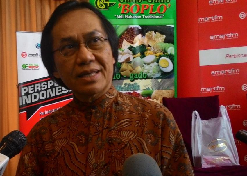 77Farial Anwar-pengamat pasar uang-mandra.jpg